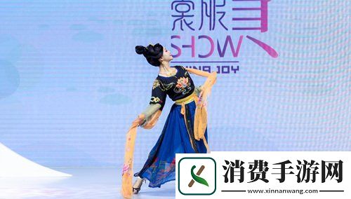 觀洛裳華服品華夏風(fēng)韻洛裳華服賞形象大使來到現(xiàn)場傾情演繹